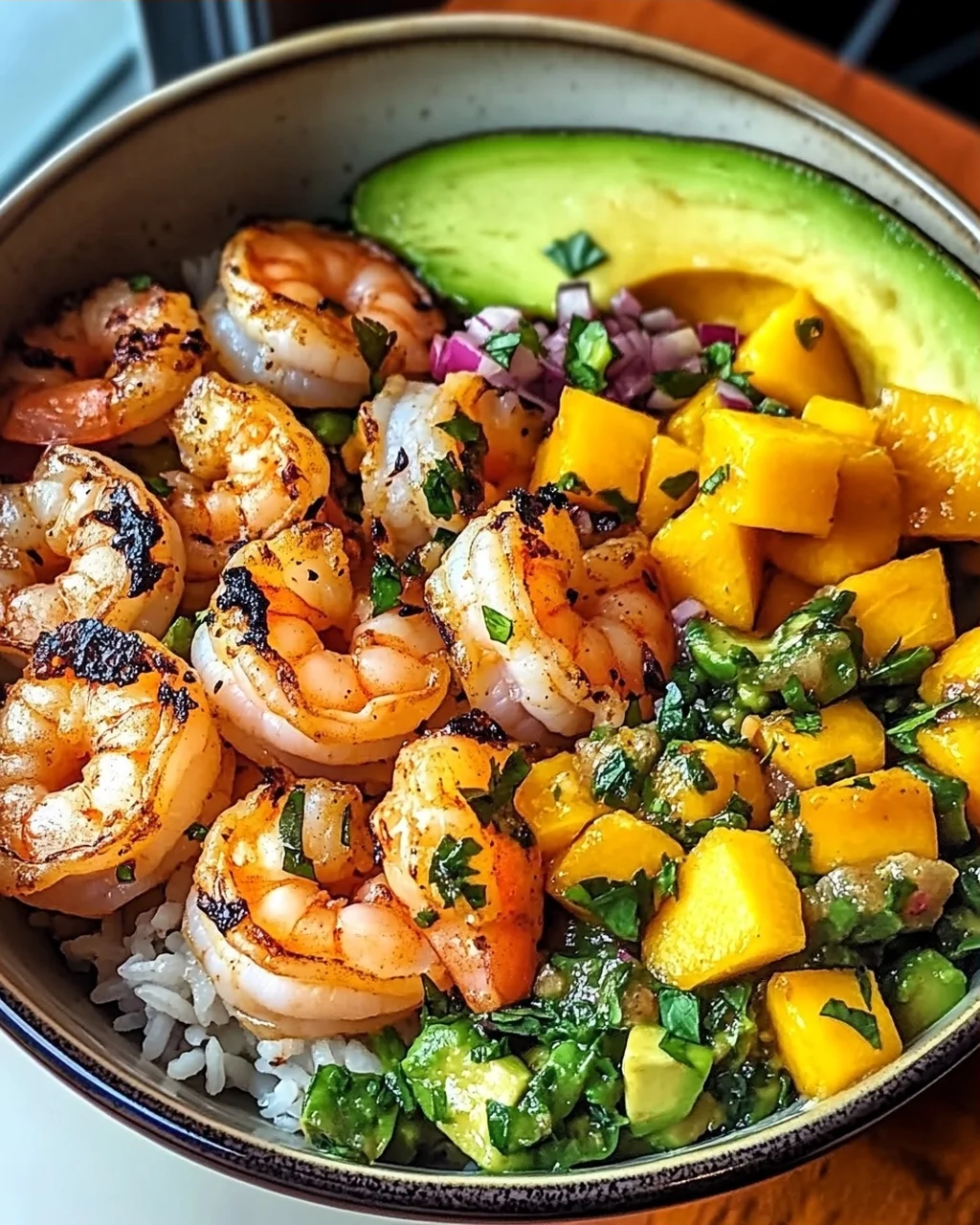 Garnelen- und Avocado-Schalen mit Mango-Salsa genius
